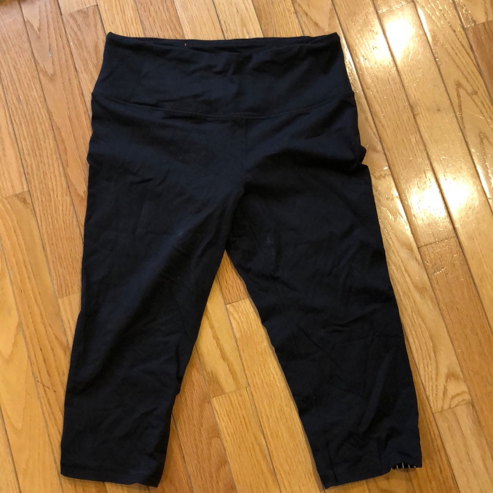 Victoria’s Secret VSX cropped leggings